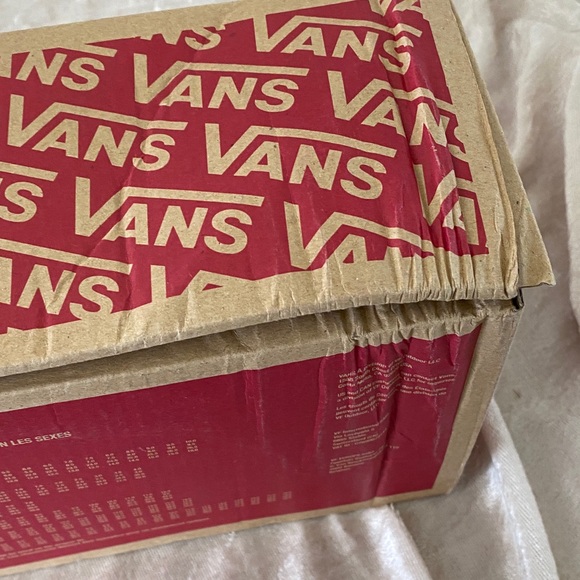Vans Beige and White Low-Top Sneakers - Picture 4 of 4